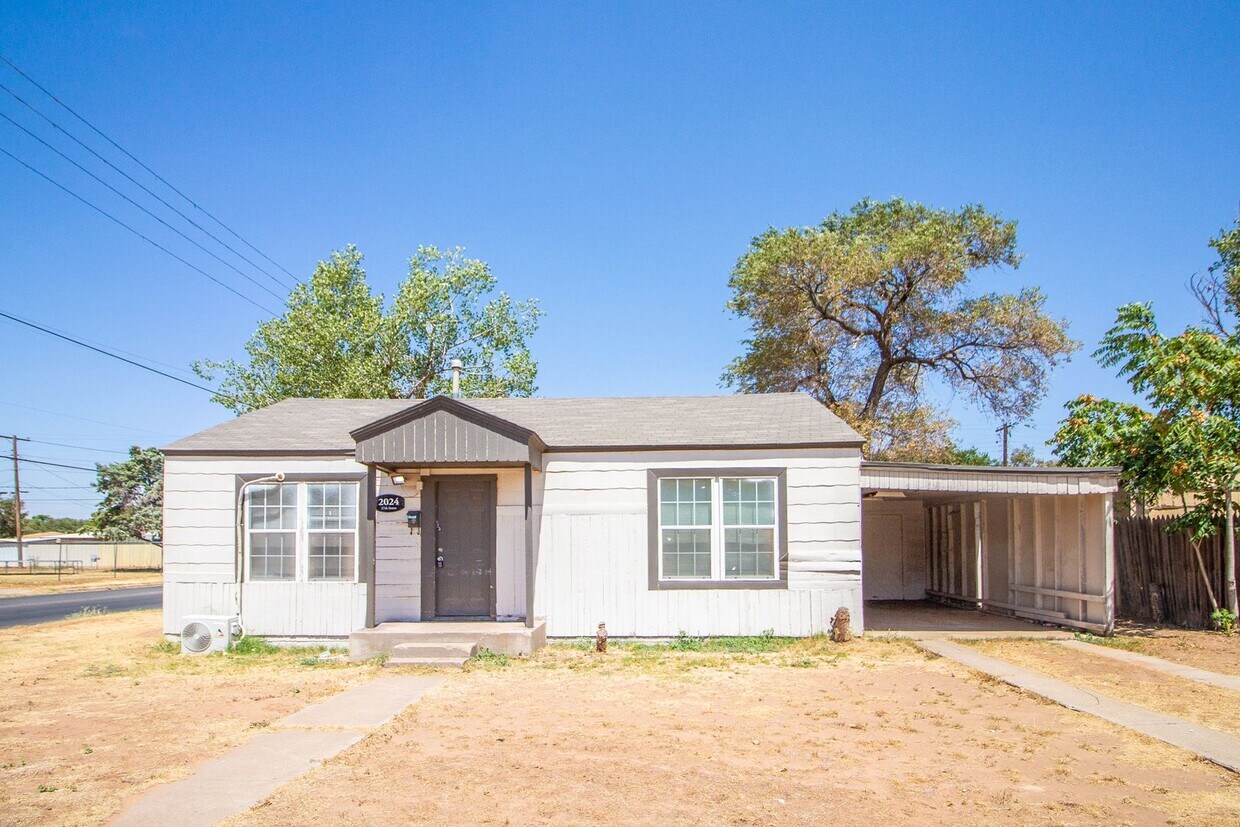 Primary Photo - $950/month for updated 3-bedroom home. Don...
