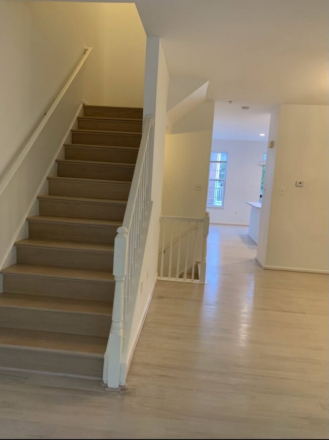 2nd floor - 719 Pleasant Dr