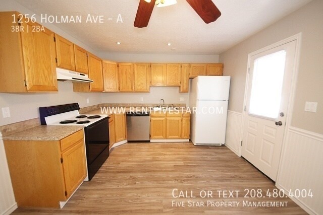 Building Photo - Spacious Duplex In Prime Location! Visit r...