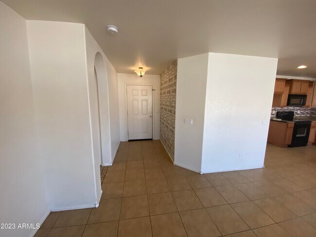 Building Photo - 3772 E Yorkshire Cir