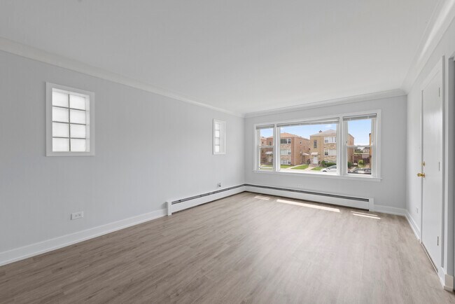 Foto del edificio - 8320 W Irving Park Rd