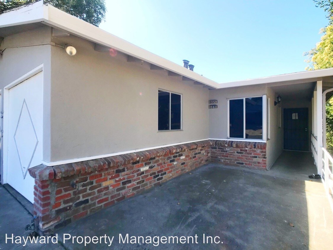 Primary Photo - 1358 Highland Blvd