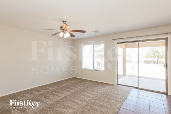 Foto del edificio - 23905 N Oasis Blvd