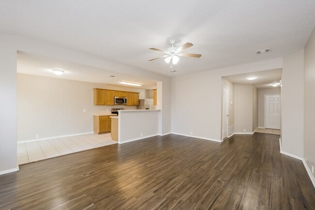 Foto del edificio - 1416 Mosscreek Dr