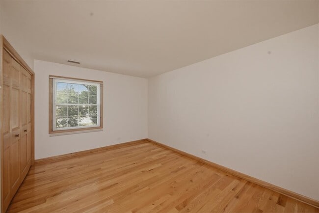 Foto del edificio - 1671 Grosvenor Cir