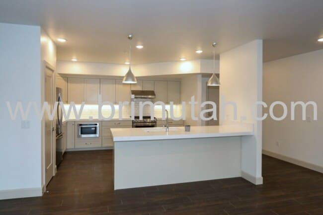 Photo - 2240 E Laney Ave Apartment