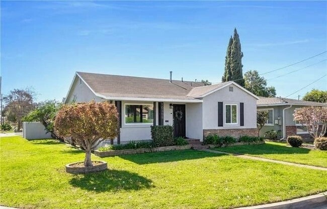 Building Photo - 10358 Trabuco St