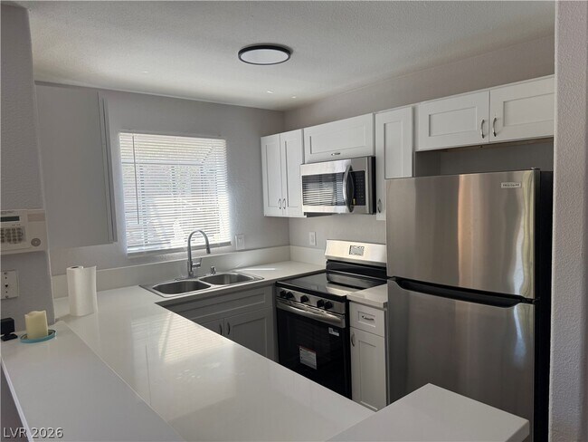 Foto del edificio - 2967 Juniper Hills Blvd