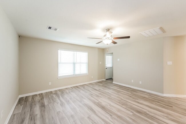 Foto del edificio - 25072 Authors Dr