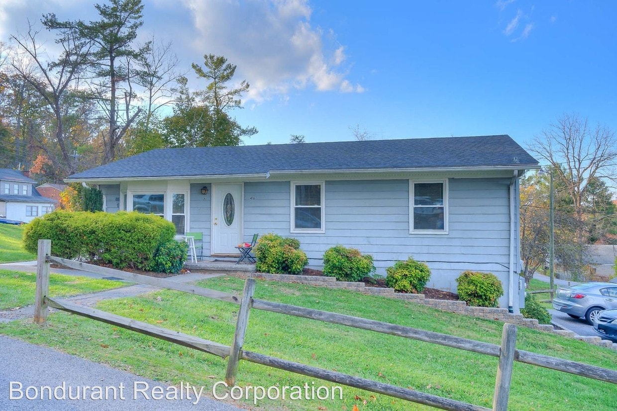 416 Wilson St, Radford, VA 24141 Room for Rent in Radford, VA