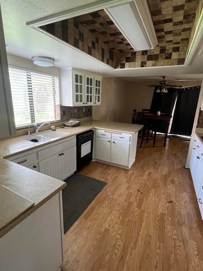 Building Photo - 40032 Bluebird Ln N