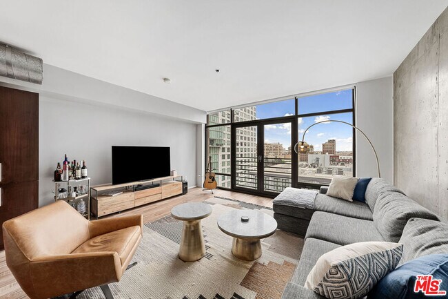 Building Photo - 1111 S Grand Ave