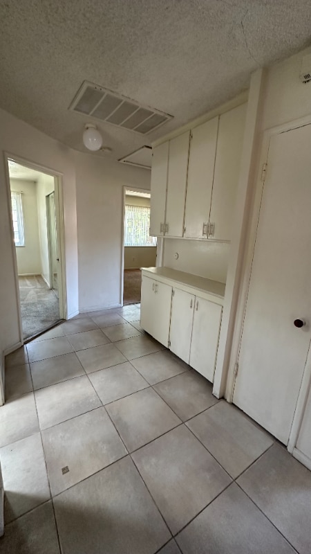 Building Photo - 4640 Clairemont Dr