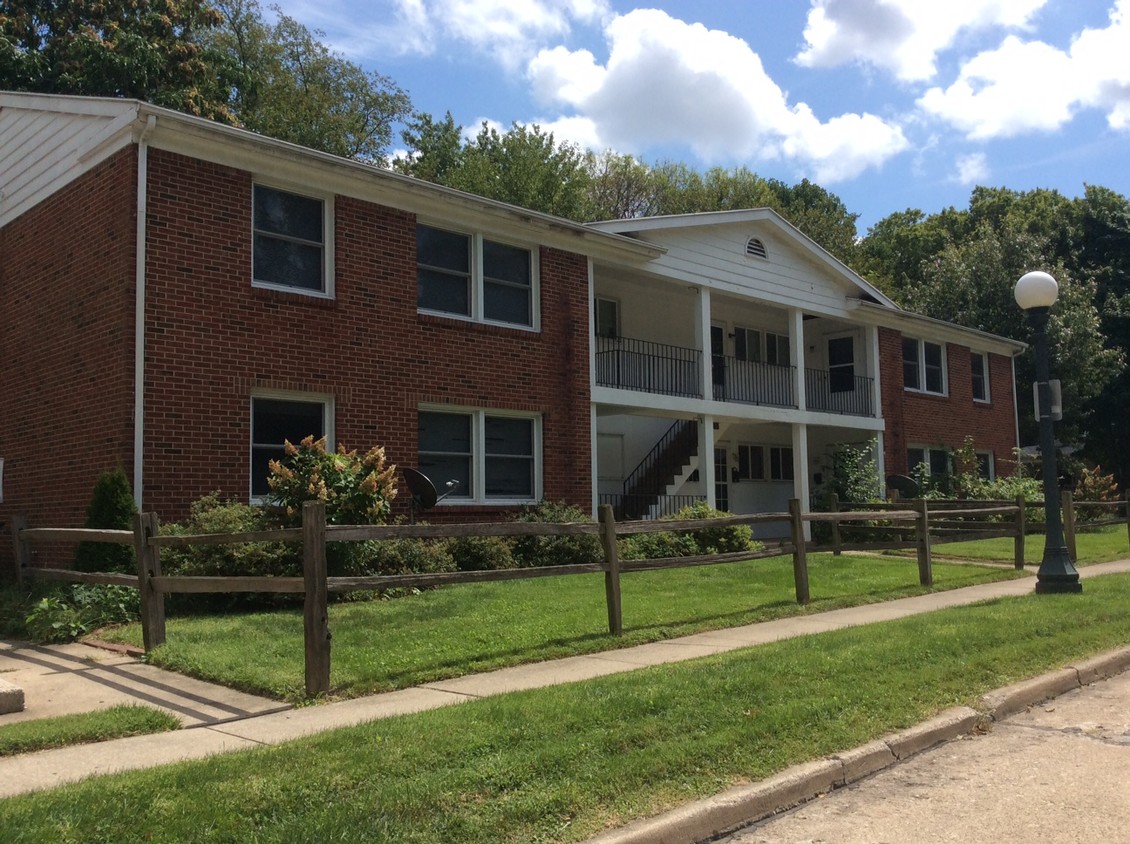 Primary Photo - 708 W Springfield Ave