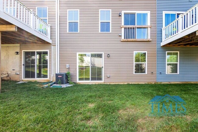 Building Photo - 132 Azalea Dr