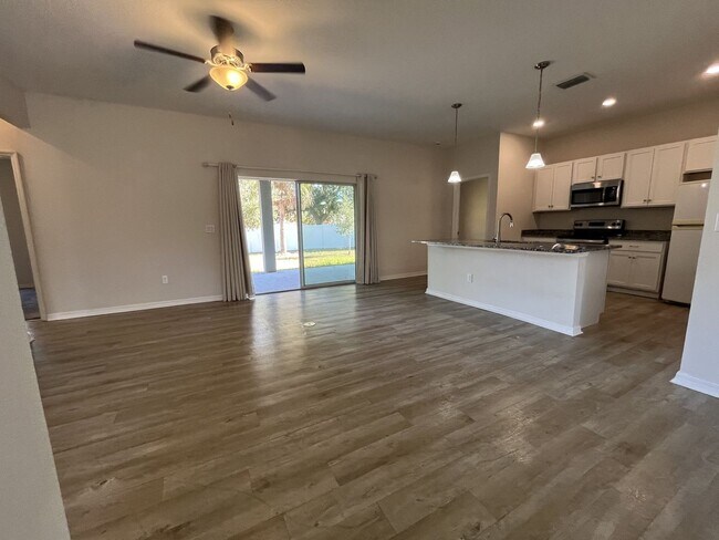 Foto del edificio - 3602 Waffle Terrace