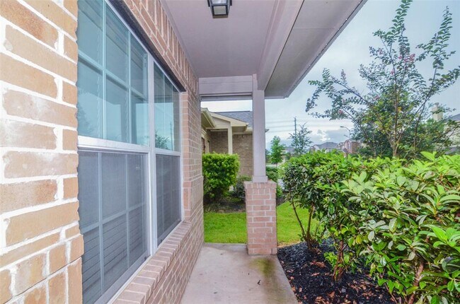 Foto del edificio - 6115 Carver Pines Dr
