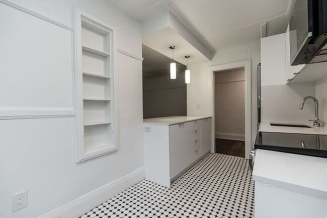 Photo du bâtiment - 100 Vaughan Rd