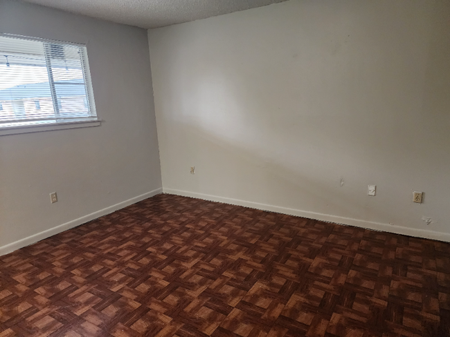 Building Photo - 4627 Tigerland Ave