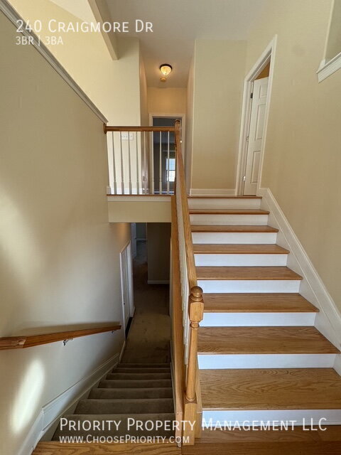 Building Photo - 240 Craigmore Dr