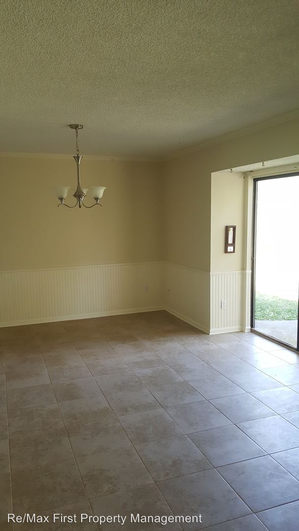 Building Photo - 3553 Cypress Park Dr