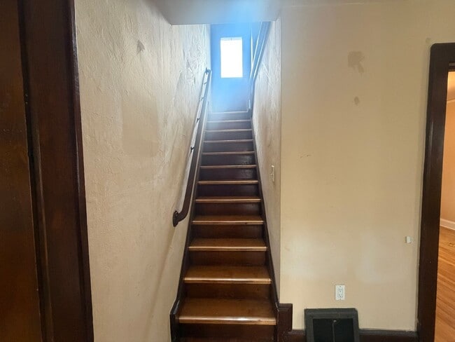 Building Photo - 3504 S Clement Ave