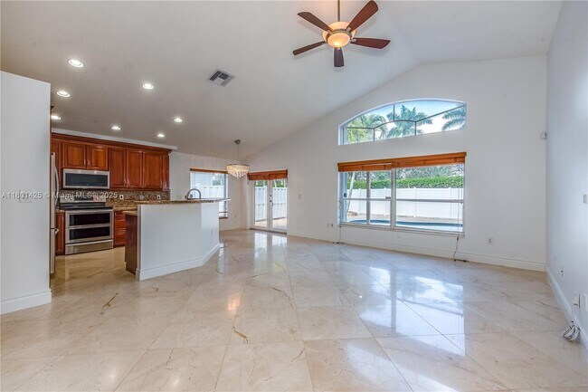 Foto del edificio - 1345 NW 143rd Ave