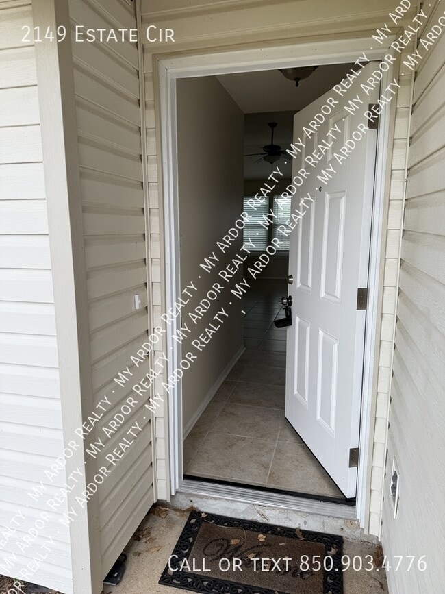 Building Photo - 2149 Estate Cir