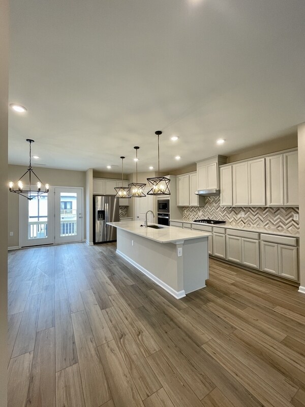 Building Photo - 413 Diversity Wy