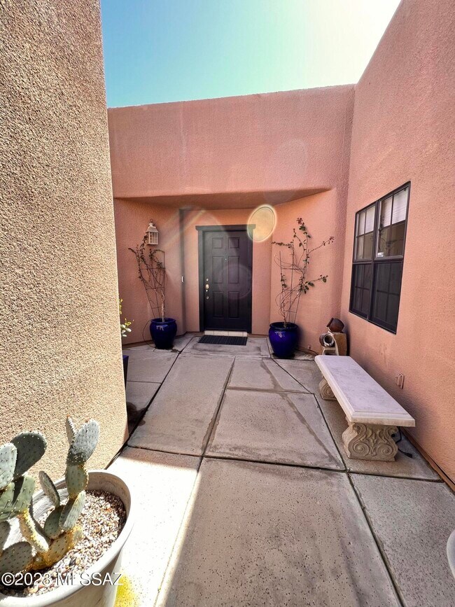 Building Photo - 5848 Bright Star Dr