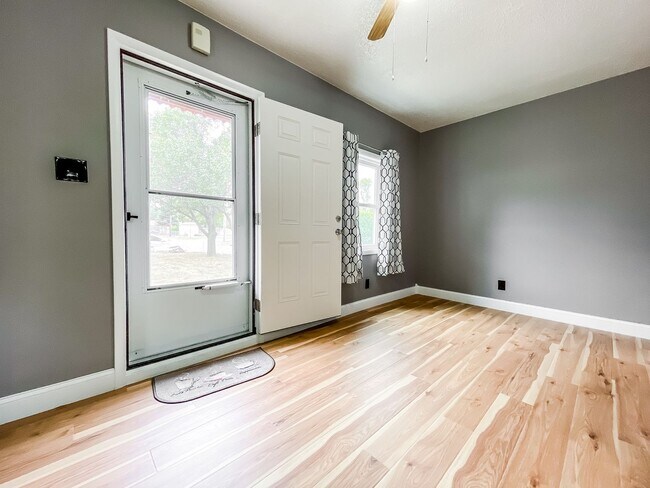 Foto del edificio - Completely Renovated 1 Bed 1 Bath House