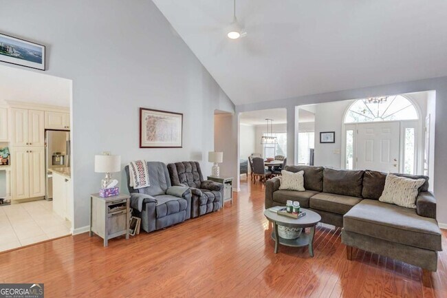 Foto del edificio - 3314 Banks Mountain Dr