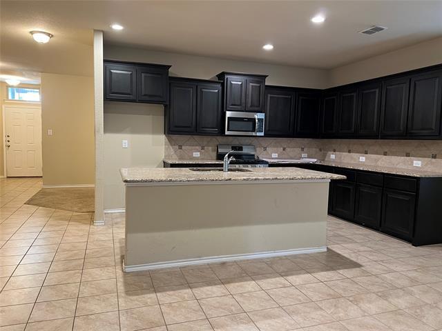 Foto del edificio - 325 Cypress Crk Ln