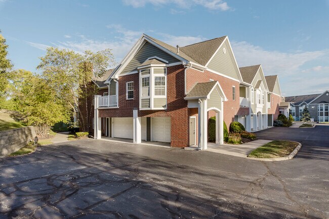 Foto del edificio - Wonderful 2 bedroom 2 bath Condo End Unit in Great Carmel Location!