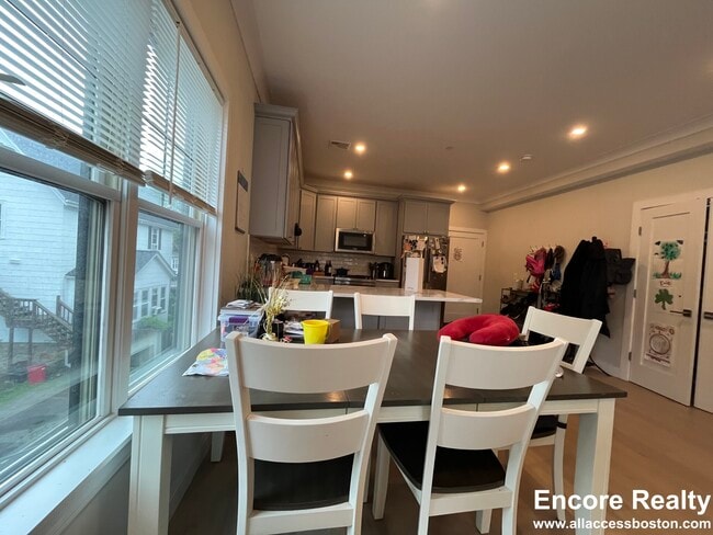 Building Photo - 39 Cummins Hwy