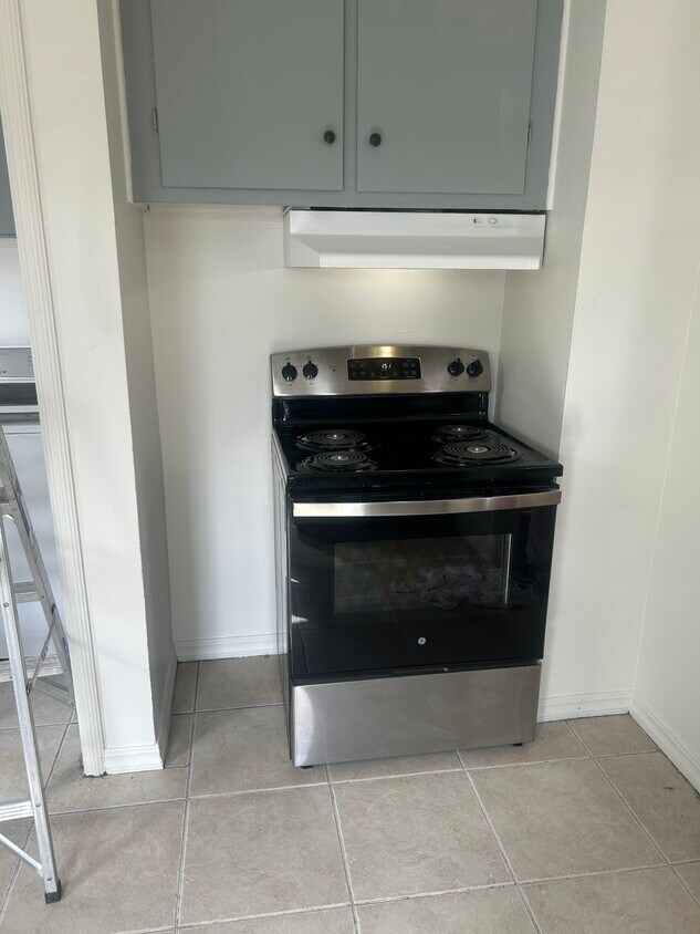 Foto principal - 2425 White Ave
