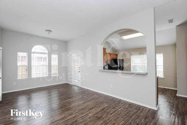 Foto del edificio - 2508 Esquire Dr