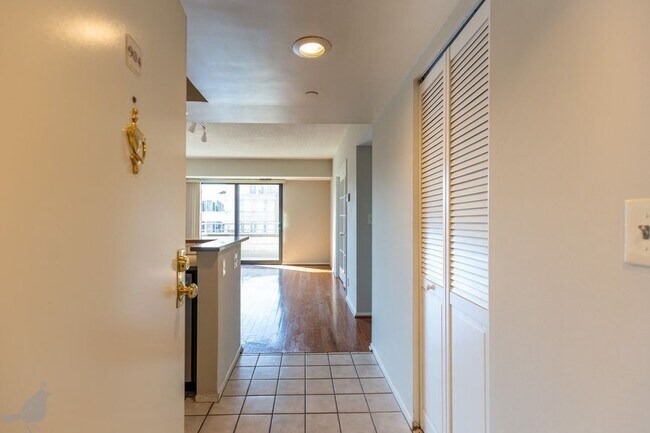 Building Photo - 1401 17th St NW