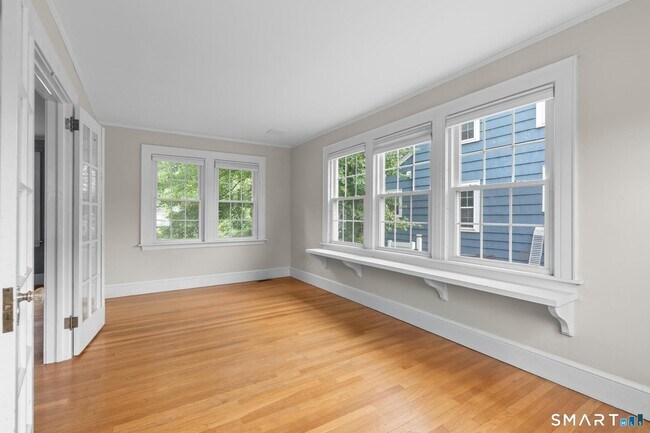 Foto del edificio - 12 Middlefield Dr