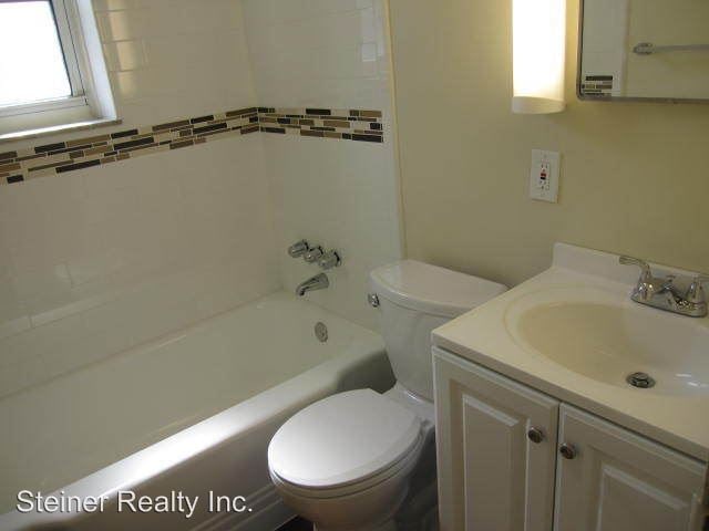 Building Photo - 1025 Findley Dr