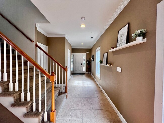 Building Photo - Charming Home Near Town Center VB with Lar...