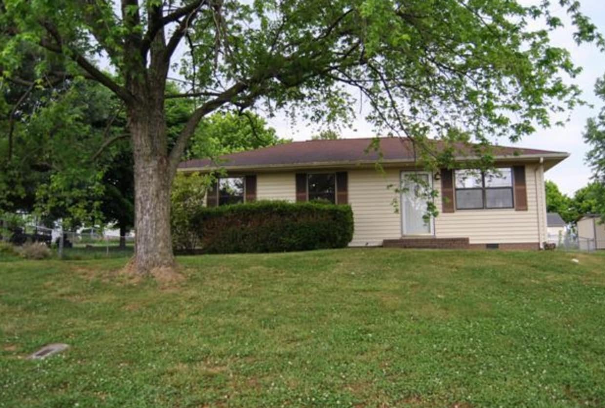 Primary Photo - 217 Al Oerter Dr