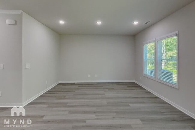 Building Photo - 412 Southland Dr