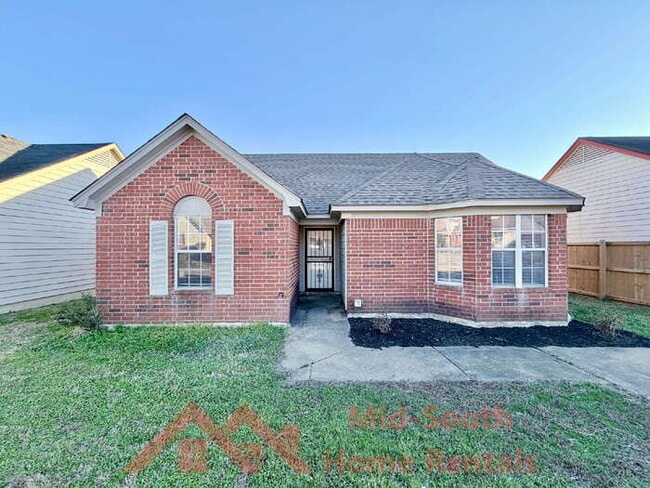 Building Photo - 5827 Hickory Nutt Ln