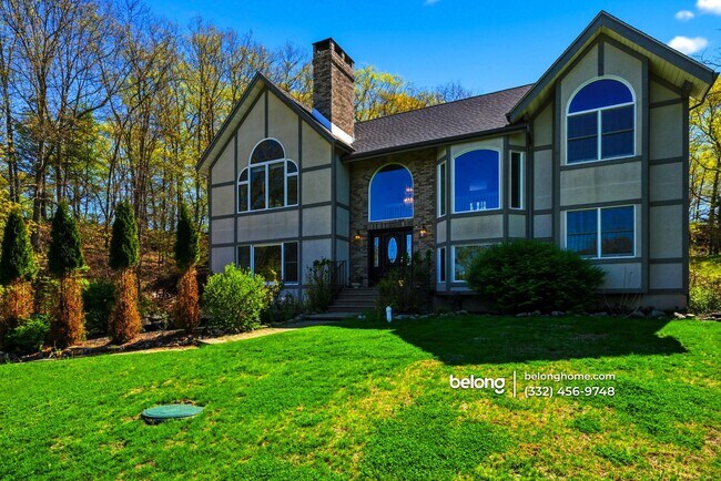 Foto del edificio - 24 Table Rock Rd