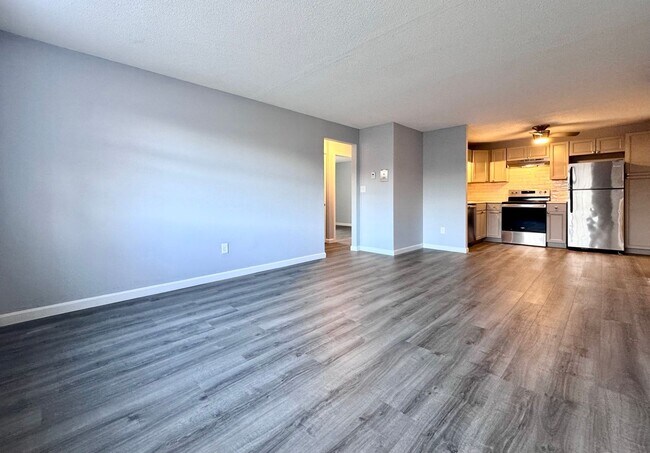 Building Photo - Newton Family-Friendly modern 2-bed with h...