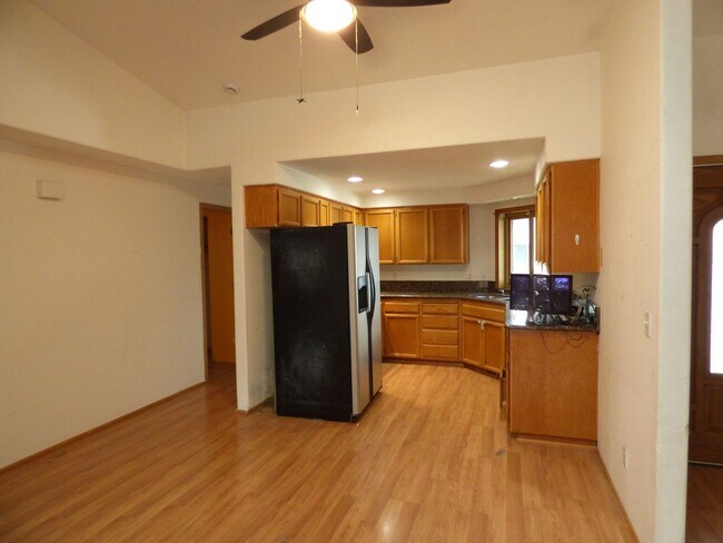 Foto del edificio - 3 bed Single level home in a Cul-De-Sac