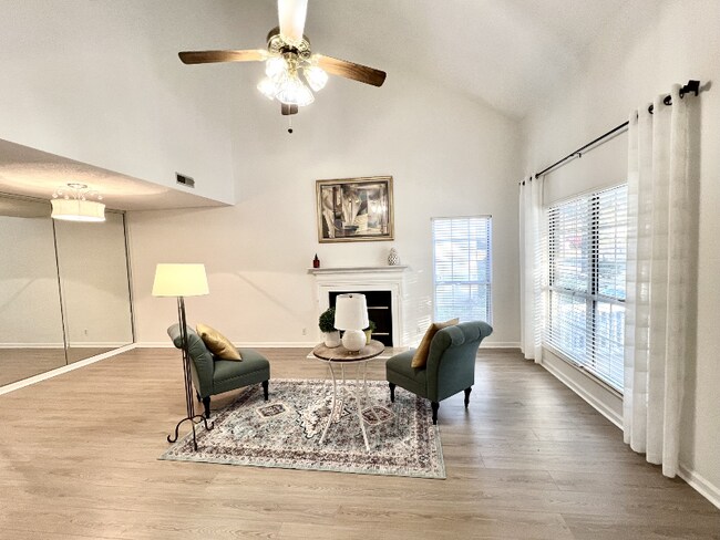 Foto del edificio - 117 Southampton Ct