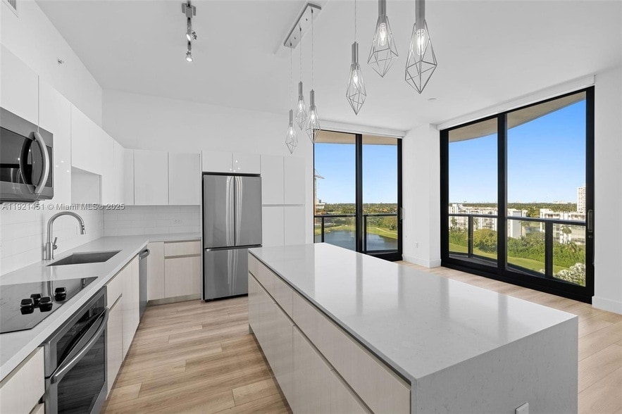 Foto principal - 101 Diplomat Pkwy