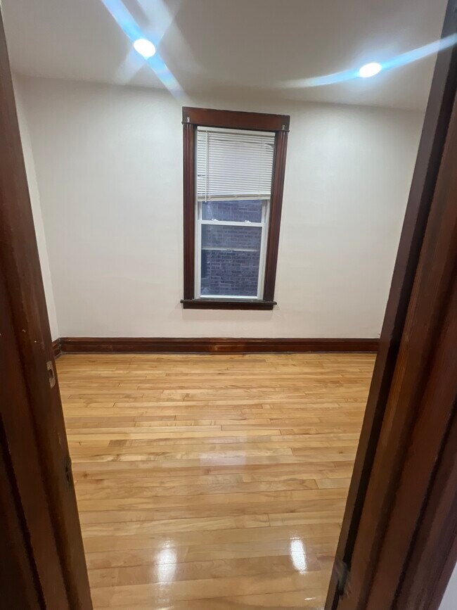 Foto del edificio - 2204 W 37th St